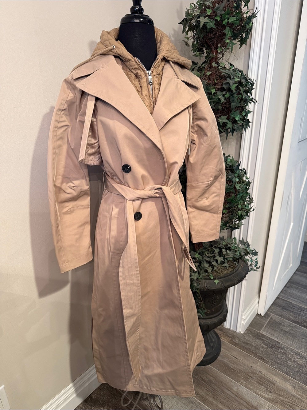 Avec Les Filles Hooded Belted Water Resistant Rain Coat in Khaki Size Small NWOT